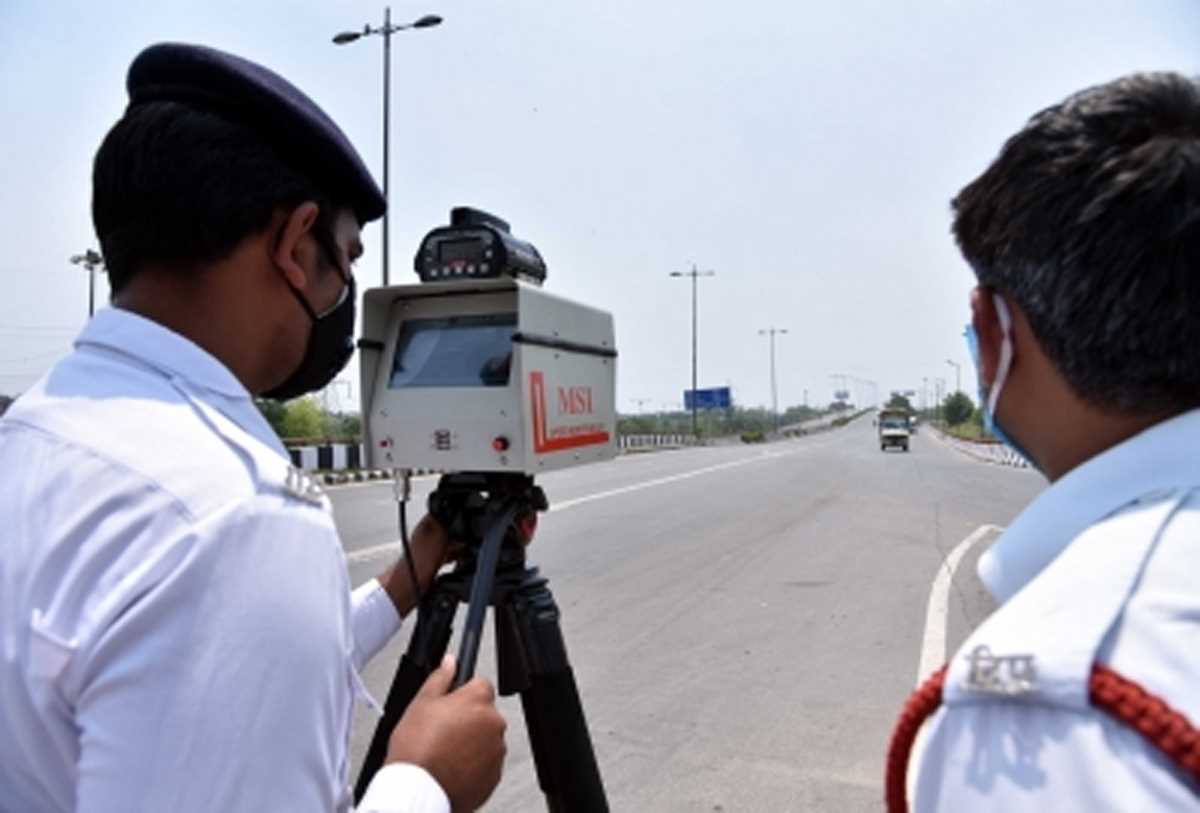 दिल्‍ली वायु प्रदूषण : ट्रैफिक पुलिस ने दिवाली के दिन 400 से ज्यादा चालान काटे